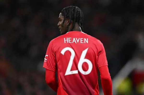 首发半场被换下！曼联19岁新星进展欠安 冬窗濒临外租