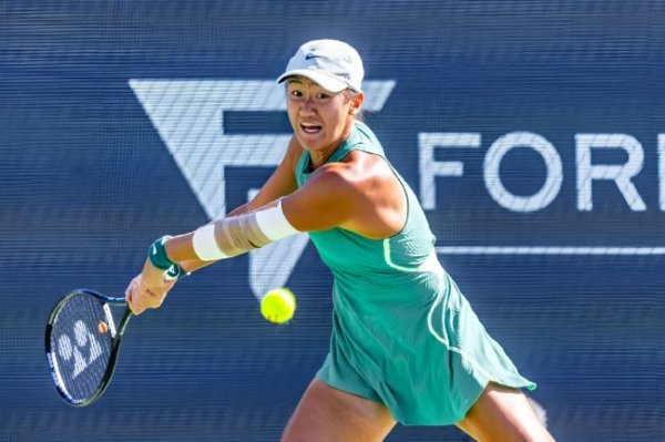 奥斯汀站-柯林斯半途退赛 王曦雨赢一盘后进四强