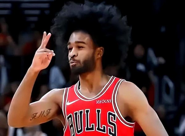 公牛恶梦再现！怀特复出球队七战五败，从榜首直降第11，吉迪神锋集体失常，多诺万策略皆备崩溃！