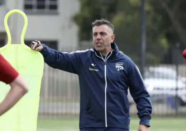 海港果然出东谈主才! 52岁穆斯卡特助教下赛季成浙江队主帅，穆斯卡特曾一个电话把他从澳超挖来