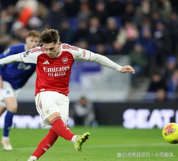 阿森纳面面俱到，防地紧得像铁桶，曼城靠哈兰德独舞破防又破蛋，冠军争夺一触即发，真看谁顶得住压力更硬！