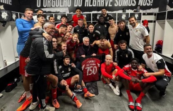 62岁穆里尼奥25年夺26冠！抓教生计已达750胜，胜率高达62%！