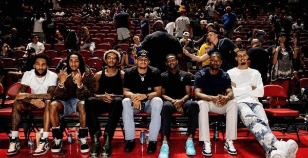 突发奇念念，如果马刺拿到的不是榜眼而是探花，换个工夫线遴选康神或贝利，声威是否更适配球队将来发展