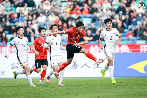 省港杯足球赛闭幕，广东队罢了三连冠