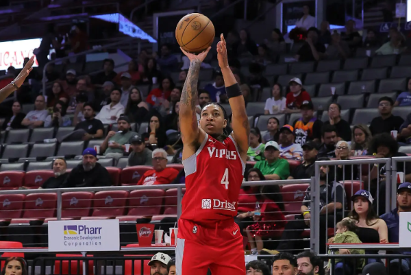 没必要在发展定约考试了，火箭后场新星需要的是NBA的比赛训诲？