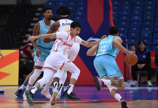 CBA前瞻：广东东阳光VS深圳马可波罗，输赢手安在？