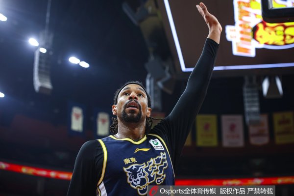 万能输出！萨林杰战旧主18中10拿到27分10板6助