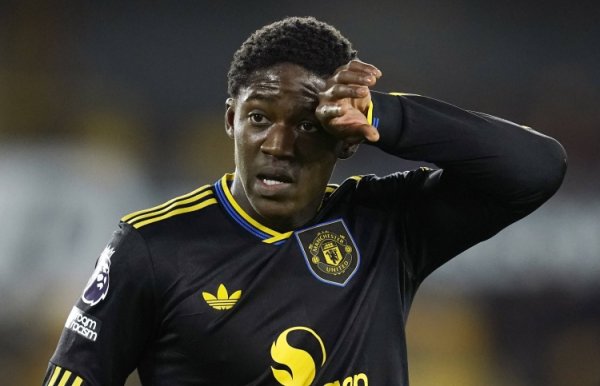 英媒：梅努初度筹议以转会格式离队 罗马是王人尔克泽最可能下家