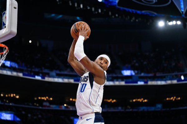 哥们你欧文啊？布威替补12中8高效拿下22分4板4助1断